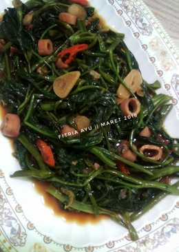 Tumis kangkung cumi asin