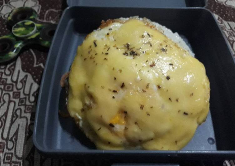 gambar untuk resep makanan Telur Ceplok Mozarella Pizza - Nasi Uduk -Bekal anak