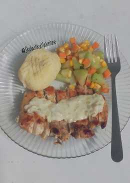 Simple Chicken Steak with Garlic-White Sauce (less oil)