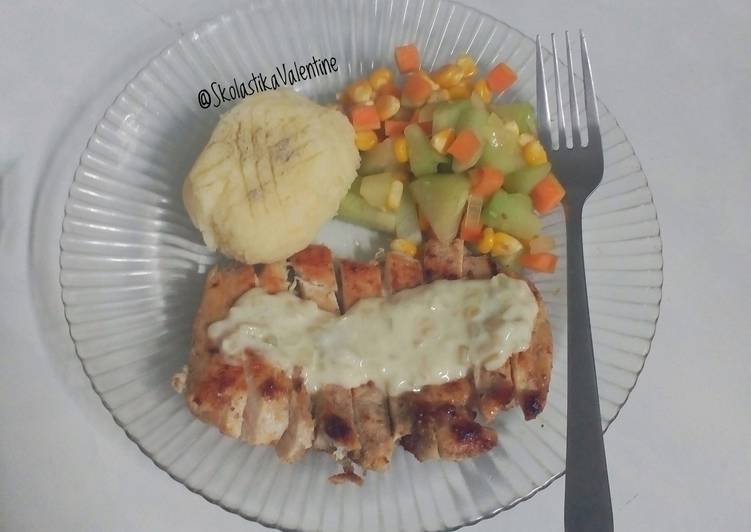 resep Simple Chicken Steak with Garlic-White Sauce (less oil)