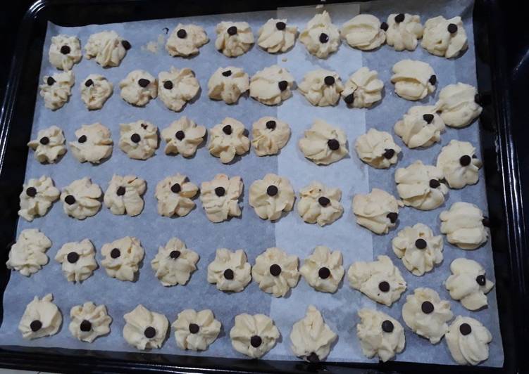 cara membuat Cookies Sagu Susu
