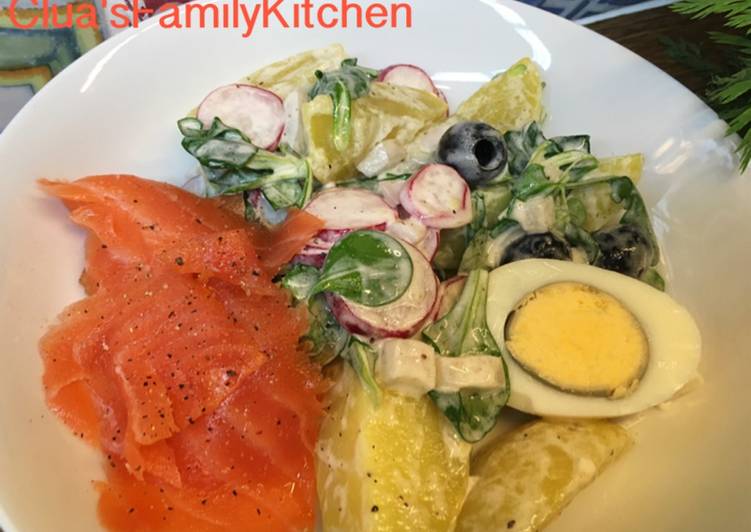 resep makanan Fresh potato salad with salmon