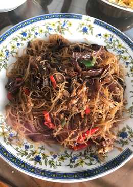 Bihun goreng jamur kuping