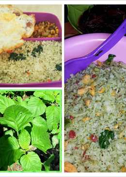Nasi goreng hijau