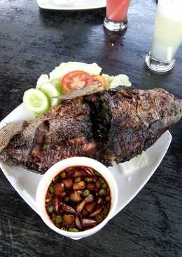 Ikan mas atau nila bakar