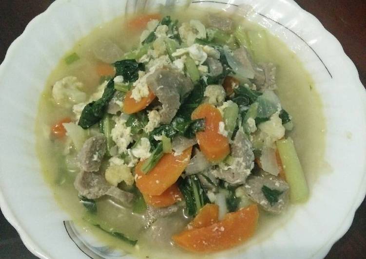 cara membuat Capcay Kuah Telur Bakso