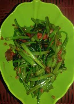 Tumis kangkung terasi