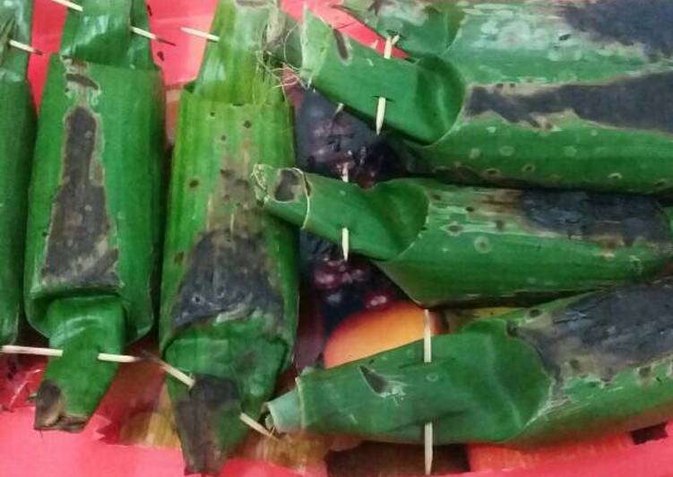 gambar untuk cara membuat Nasi bakar teri oncom..