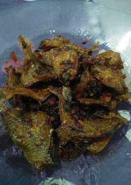 Balado ikan asin tipis