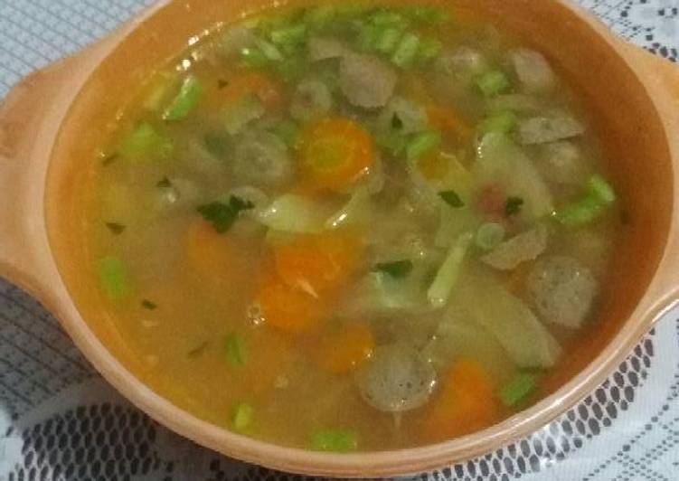 cara membuat Sayur Sop kornet sapi+bakso ala mamah qusyairi