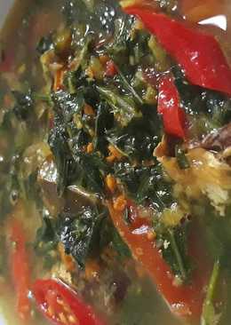 Bandeng kuah asam manis dengan kinikir