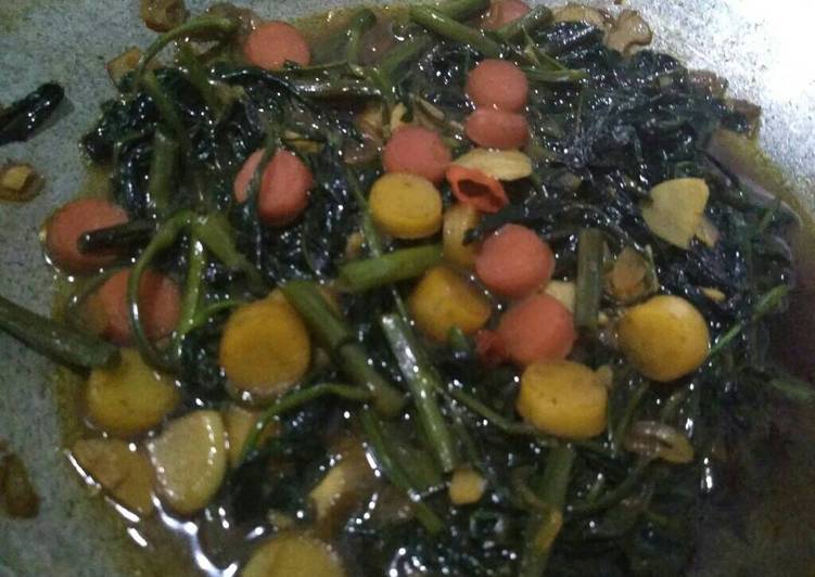 Resep Kangkung sosis kecap Karya Mrs. F