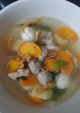 Sop ayam bakso