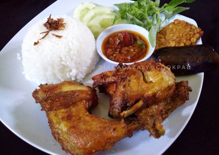 Resep Ayam Goreng Ungkep (bawang putih) Dari diana az