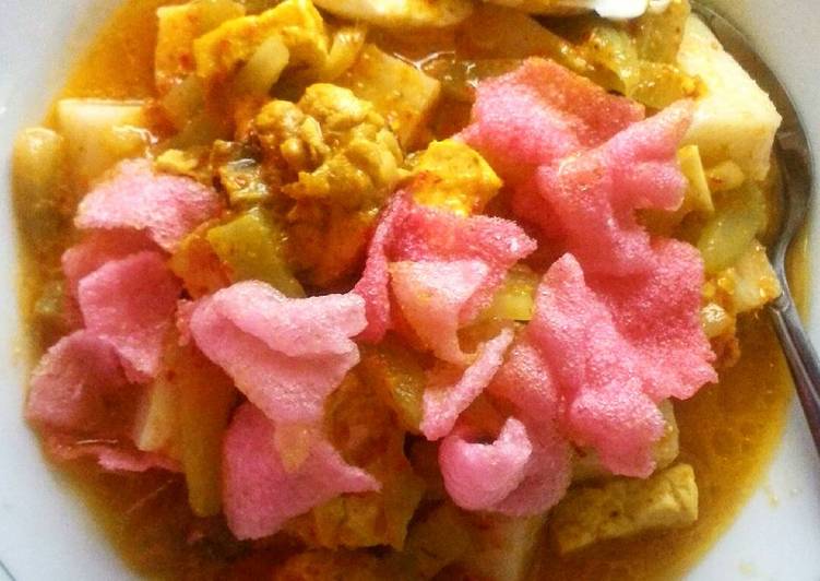 gambar untuk resep Lontong kapur sirih/sadah gulai ayam labu siam dan tahu (khas pa