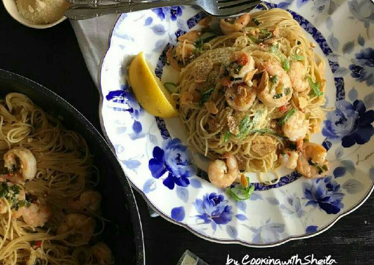 resep makanan Spicy Prawn And Garlic Pasta