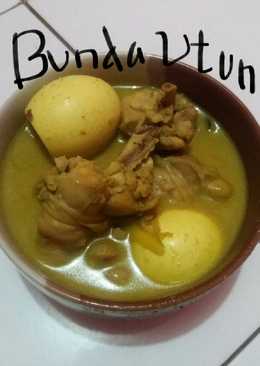 Opor ayam dan telur