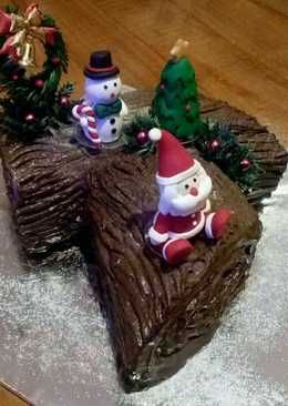 Yule Log/Buche de Noel/tree stump cake/christmas rollcake