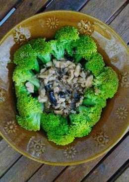 Brokoli Siram Ayam Jamur