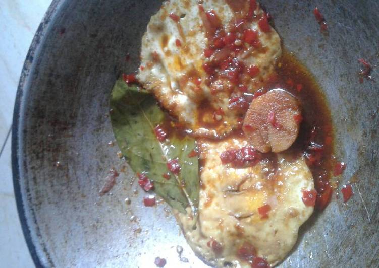 Resep Semur Telur Ceplok Anak Kos - Puput