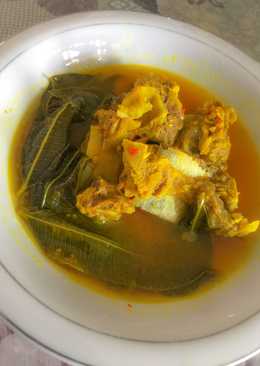 Gulai Iga sapi Daun Kedondong