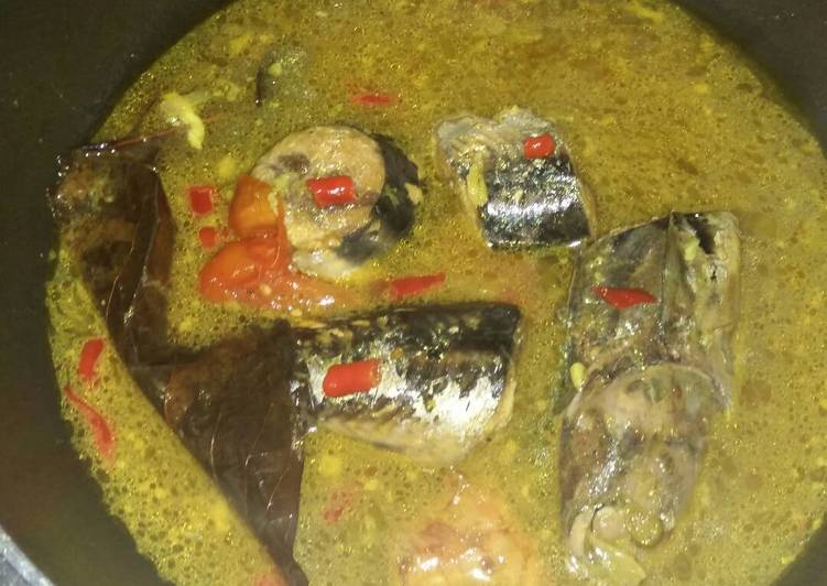 resep lengkap untuk Ikan tongkol kuah kuning rasa asam pedas