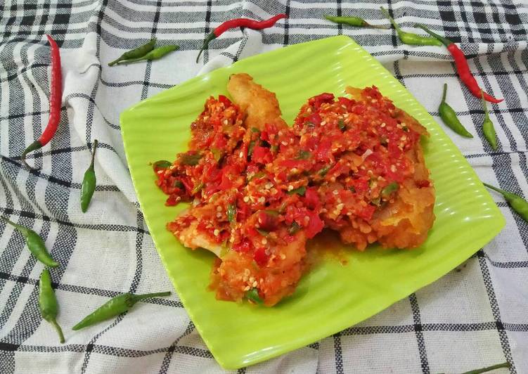 resep lengkap untuk Ayam Geprek pedas mantap