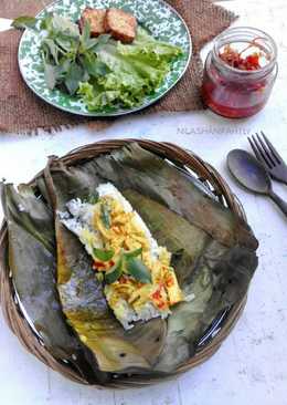 Nasi bakar ayam suwir daun jeruk