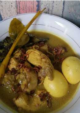 Opor Ayam Telur