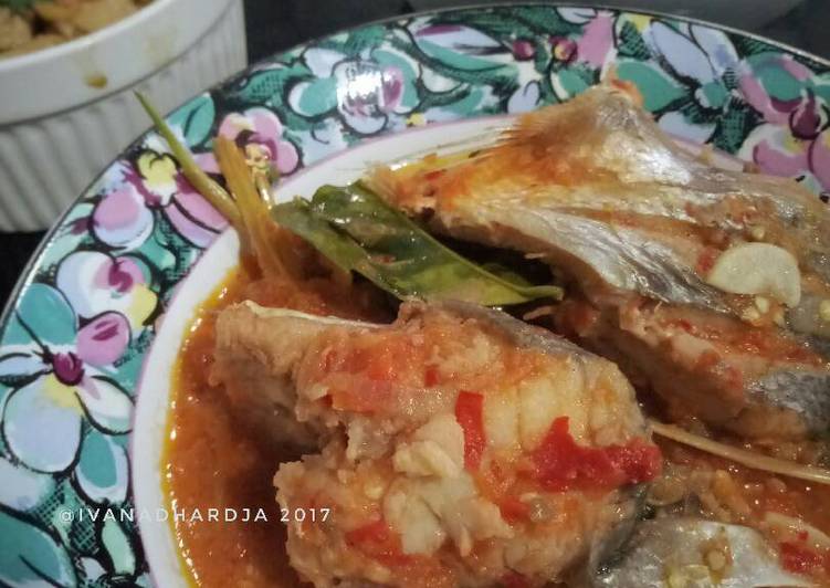 Resep Ikan Masak Sambal Tomat Kiriman dari Ivana Dhe