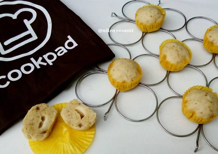 resep makanan Steamed Banana Cheese Cupcakes