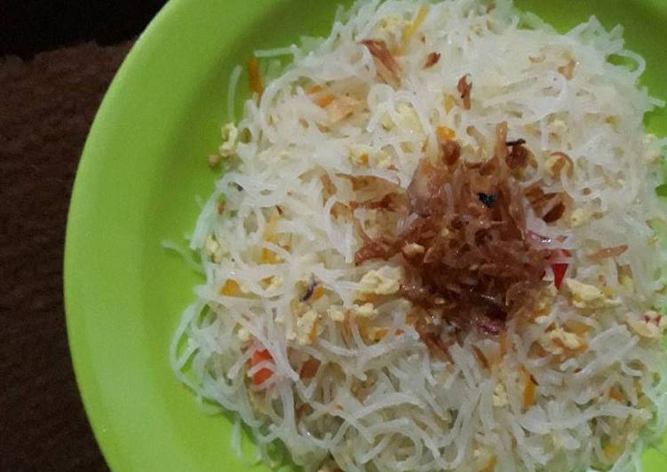 bahan dan cara membuat Bihun goreng