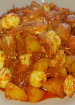 Balado udang, kentang, telur puyuh