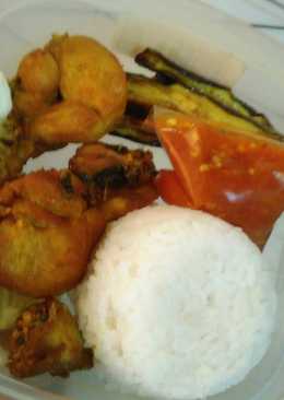 Ayam goreng bumbu kuning