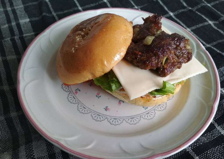 bahan dan cara membuat Beef Patty Burger