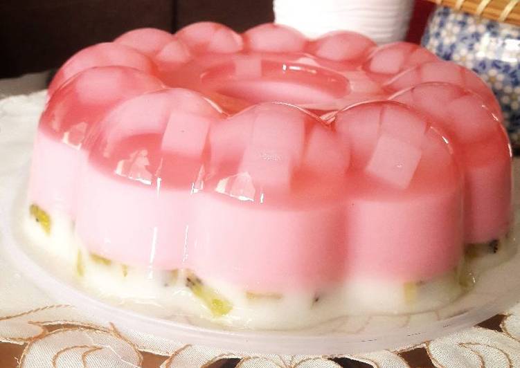 Resep Puding Strawberry-Kiwi Milky Oleh Indri Gustiantari