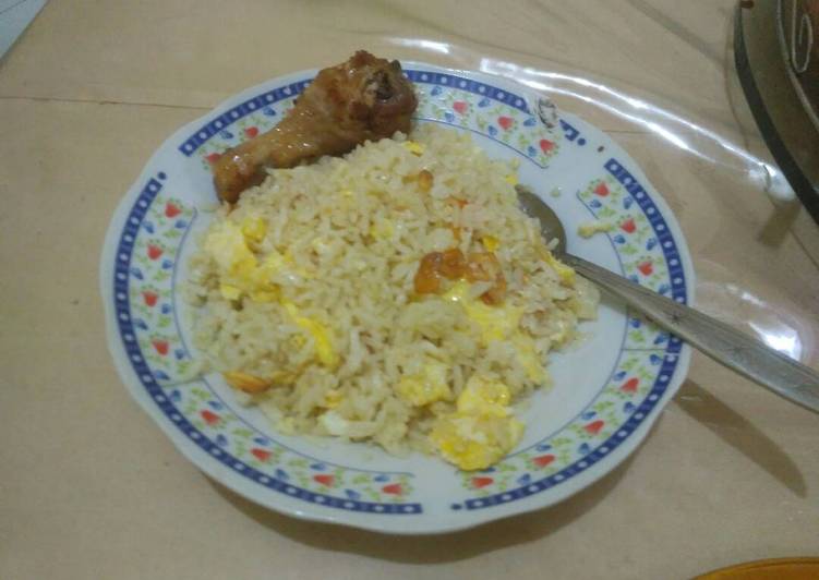 resep lengkap untuk Nasi goreng mentega bawang putih