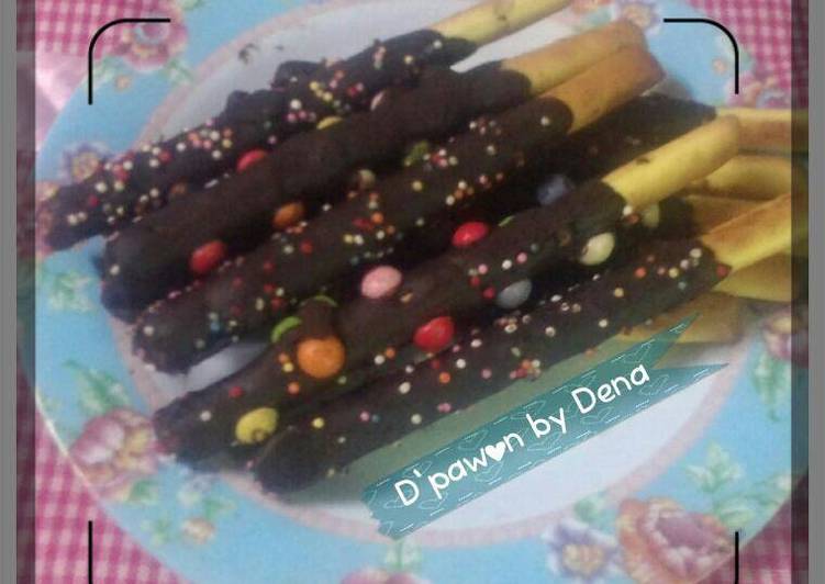 gambar untuk resep Chocolate Stick Crakers