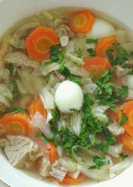 Sop cemplung (sop daging, sayur, telur puyuh)