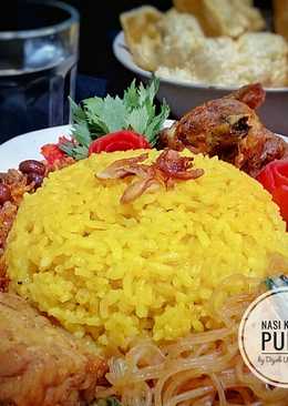 Nasi Kuning Pulen [Sarapan Hari 1]