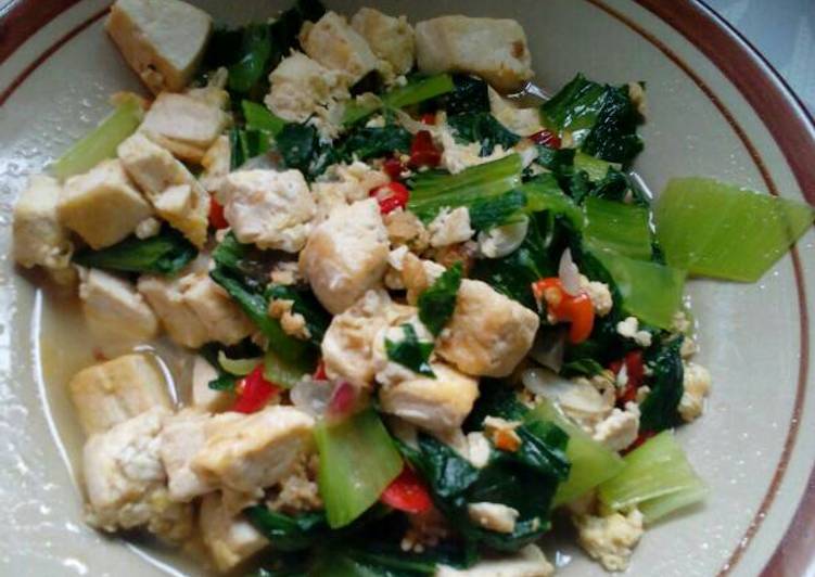 resep lengkap untuk Tumis Pakcoy Tahu Telor