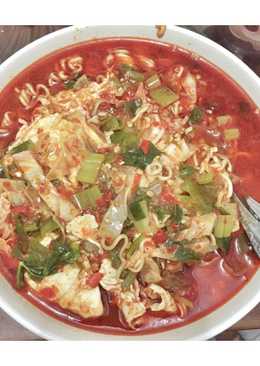 Indomie kari ayam pedas ala UtyKirana