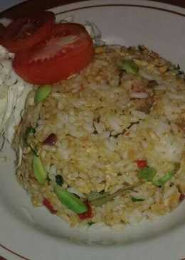 Nasi goreng babat telur petai