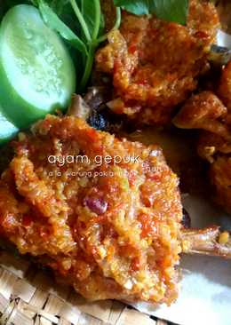 Ayam Gepuk Sambal Bawang Â a la Warung Pak Gembus