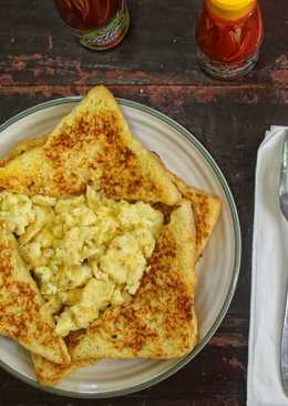 French Toast & Scramble Egg