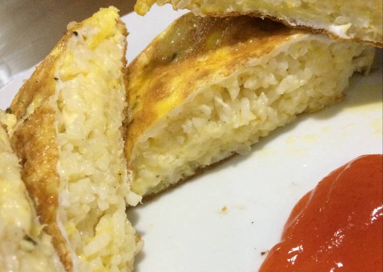 gambar untuk cara membuat Omelet cheese rice