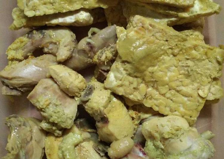 Resep Ayam dan tempe ungkep Oleh Titin Wahdania Tunnisa