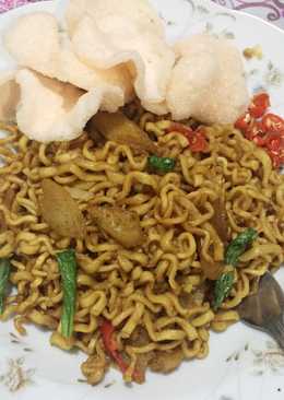 Mie goreng pedas cap burung dara