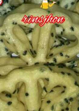 Kembang goyang wijen hitam renyah