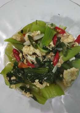 Tumis pokcoy orak arik telur